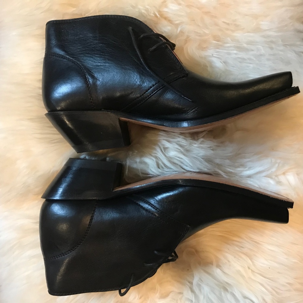 NWOT Sendra HANDMADE black leather booties